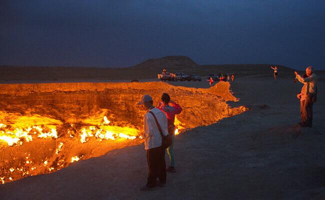 Посетить огненный кратер в Туркместане